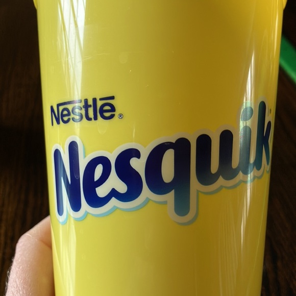 Nestle Nesquik Plastic Cups Advertisement - Picture 4 of 5